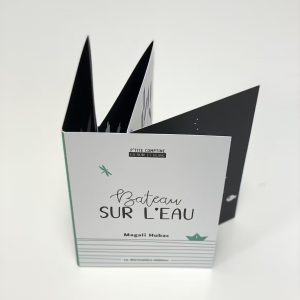 Livre – Bateau sur l’eau – Petite comptine en N&B